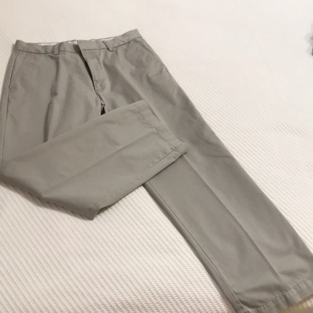 Men’s Gap kaki pants